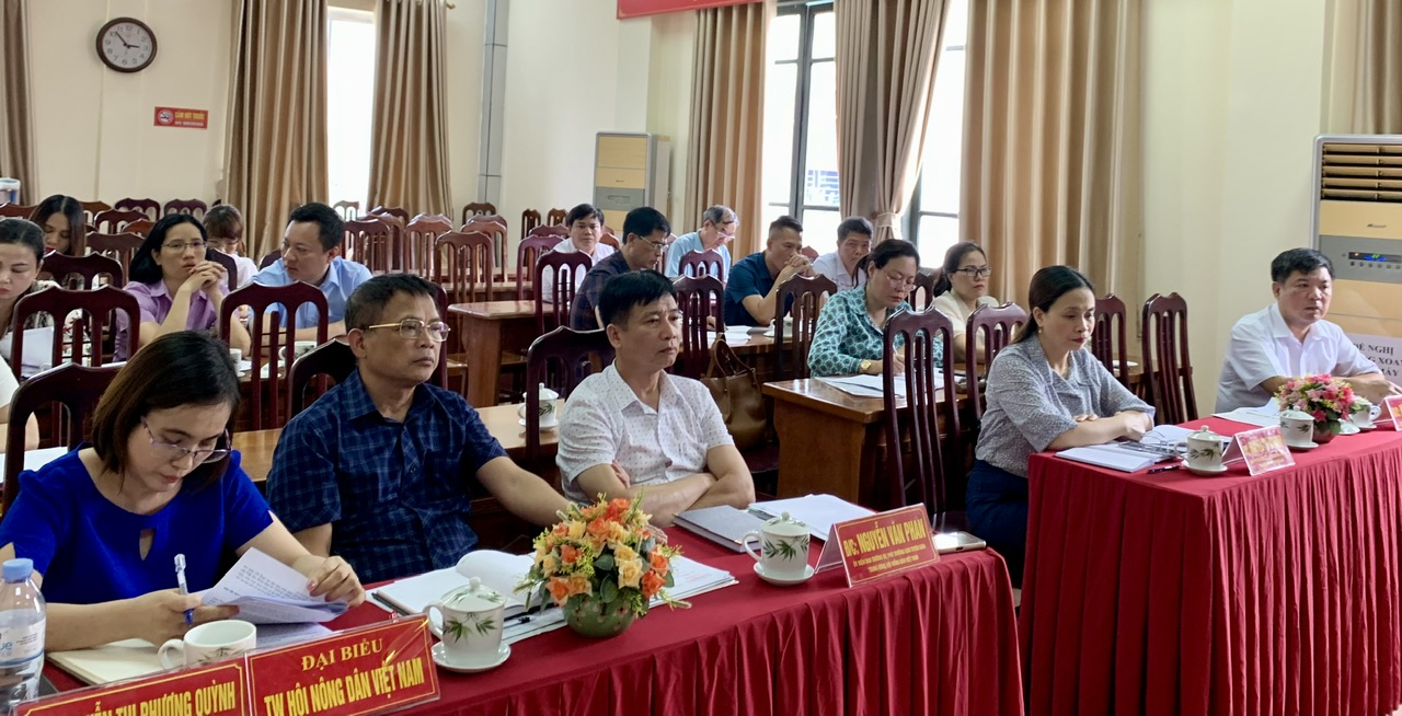 Phó Chủ tịch BCH Hội Nông dân Việt Nam Bùi Thị Thơm làm việc với Hội Nông dân tỉnh Hà Nam- Ảnh 3. Phó Chủ tịch BCH Hội Nông dân Việt Nam Bùi Thị Thơm làm việc với Hội Nông dân tỉnh Hà Nam- Ảnh 3.