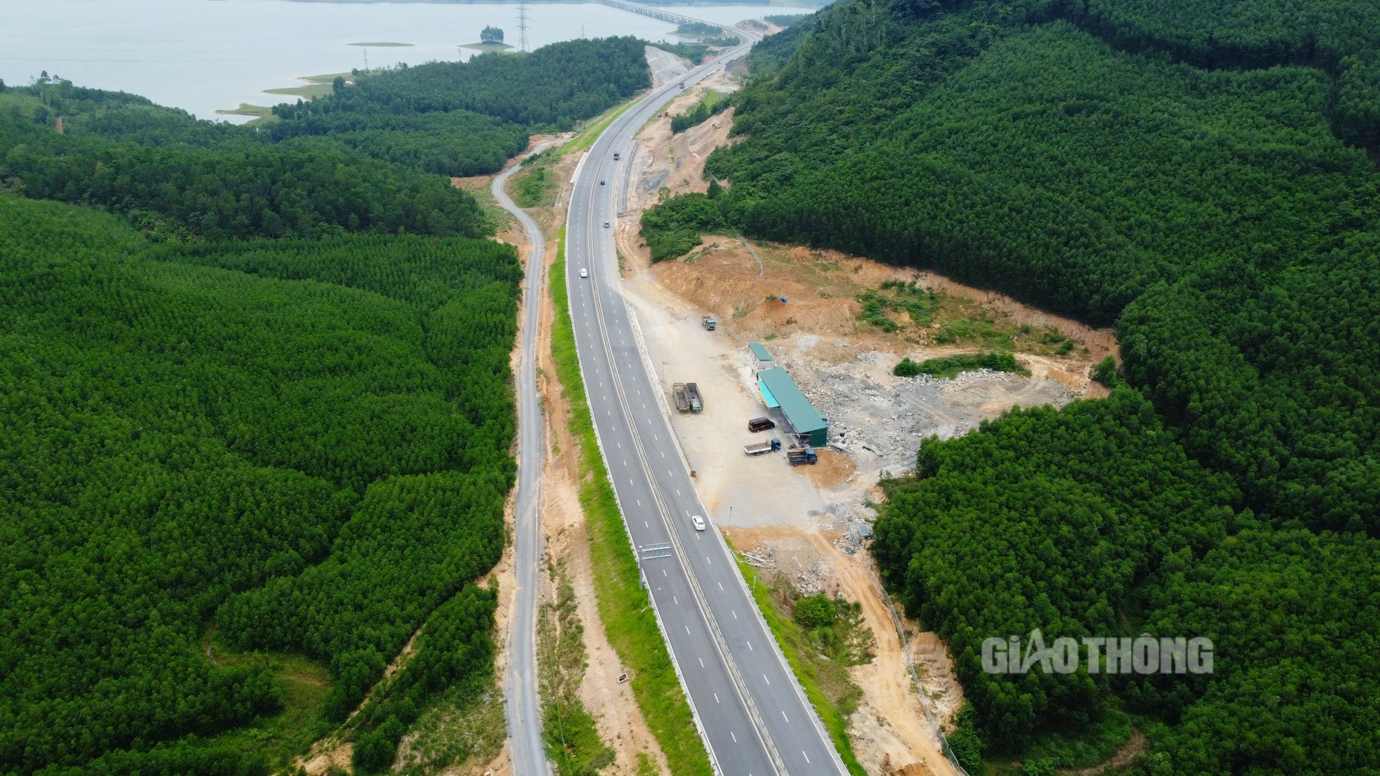 Thêm một trạm dừng nghỉ tạm trên cao tốc qua Thanh Hóa đi vào hoạt động- Ảnh 2. Thêm một trạm dừng nghỉ tạm trên cao tốc qua Thanh Hóa đi vào hoạt động- Ảnh 2.