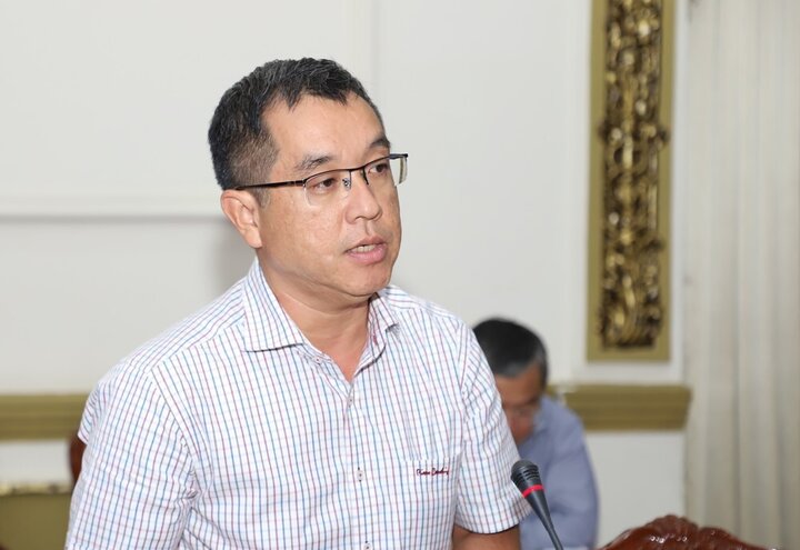 Phó Giám đốc Sở Xây dựng TPHCM Huỳnh Thanh Khiết thông tin xoay quanh các vấn đề về nhà đất trên địa bàn. (Ảnh: Ngô Tùng)