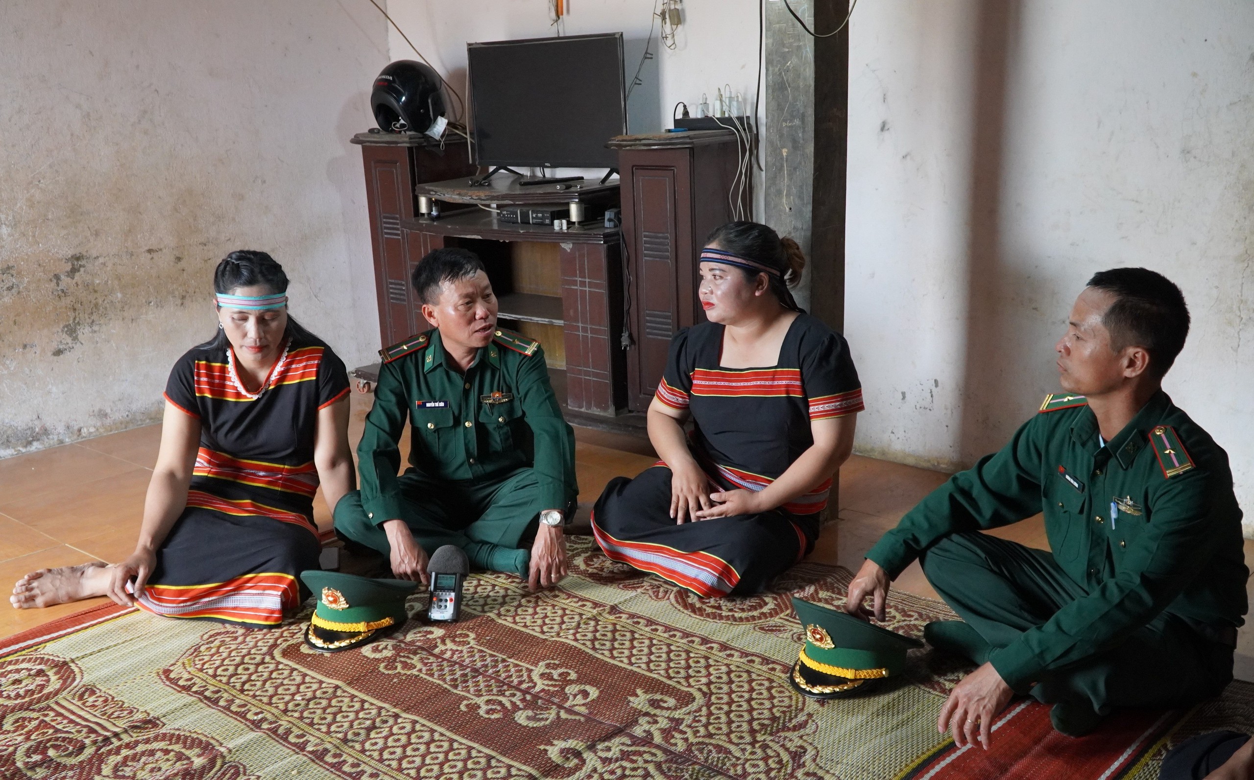 Biên cương hữu nghị: Tạo sinh kế giúp dân- Ảnh 4. Biên cương hữu nghị: Tạo sinh kế giúp dân- Ảnh 4.