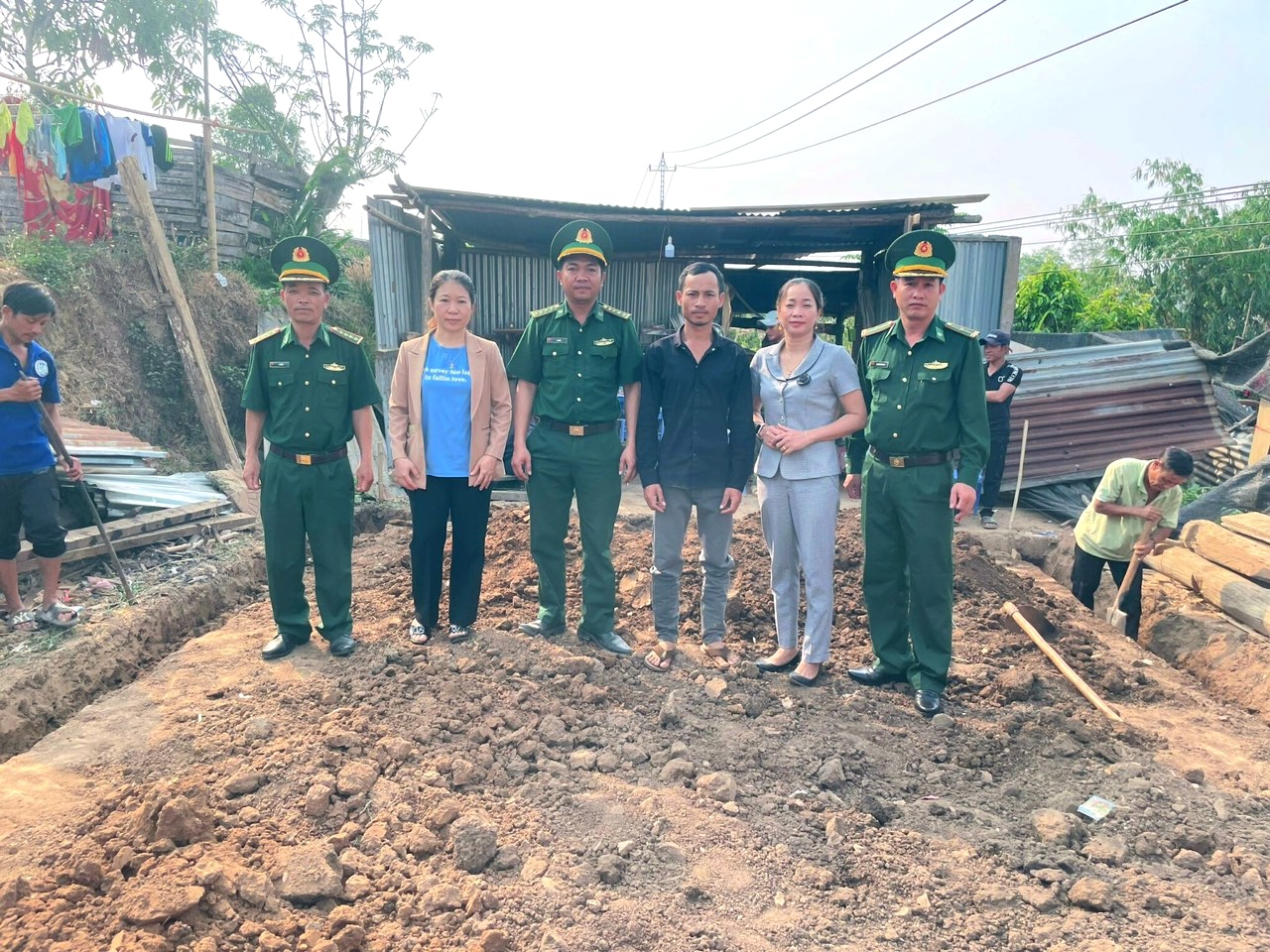 Biên cương hữu nghị: Tạo sinh kế giúp dân- Ảnh 5. Biên cương hữu nghị: Tạo sinh kế giúp dân- Ảnh 5.