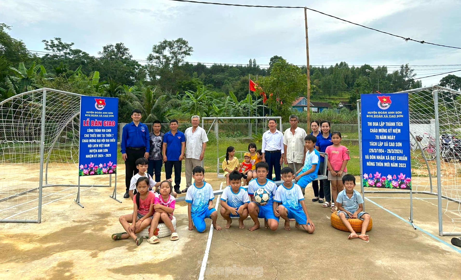 Những con số và hình ảnh ấn tượng của tuổi trẻ Nghệ An ra quân Chiến dịch tình nguyện Hè ảnh 10