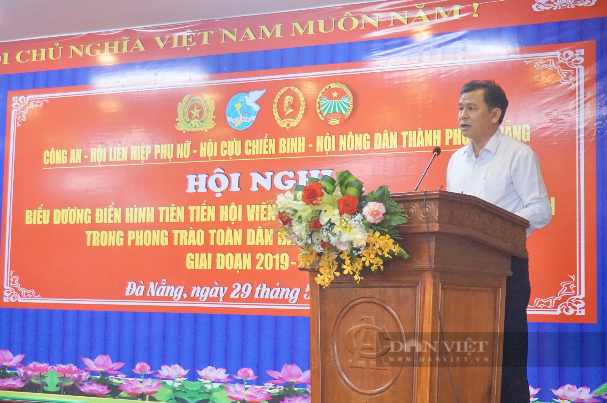 Đà Nẵng: Biểu dương các tập thể, cá nhân điển hình trong phong trào Toàn dân bảo vệ an ninh Tổ quốc - Ảnh 4. Đà Nẵng: Biểu dương các tập thể, cá nhân điển hình trong phong trào Toàn dân bảo vệ an ninh Tổ quốc - Ảnh 4.