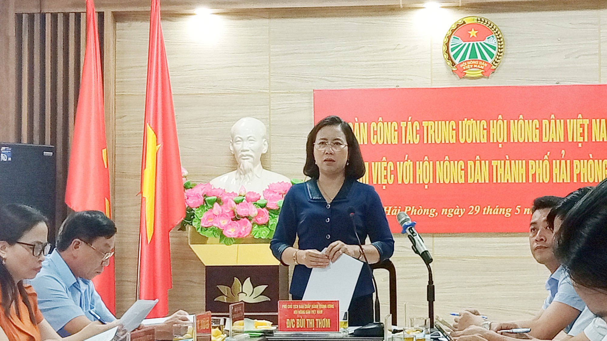 Phó Chủ tịch Bùi Thị Thơm và đoàn công tác TƯ Hội NDVN làm việc với Hội Nông dân Hải Phòng- Ảnh 2. Phó Chủ tịch Bùi Thị Thơm và đoàn công tác TƯ Hội NDVN làm việc với Hội Nông dân Hải Phòng- Ảnh 2.