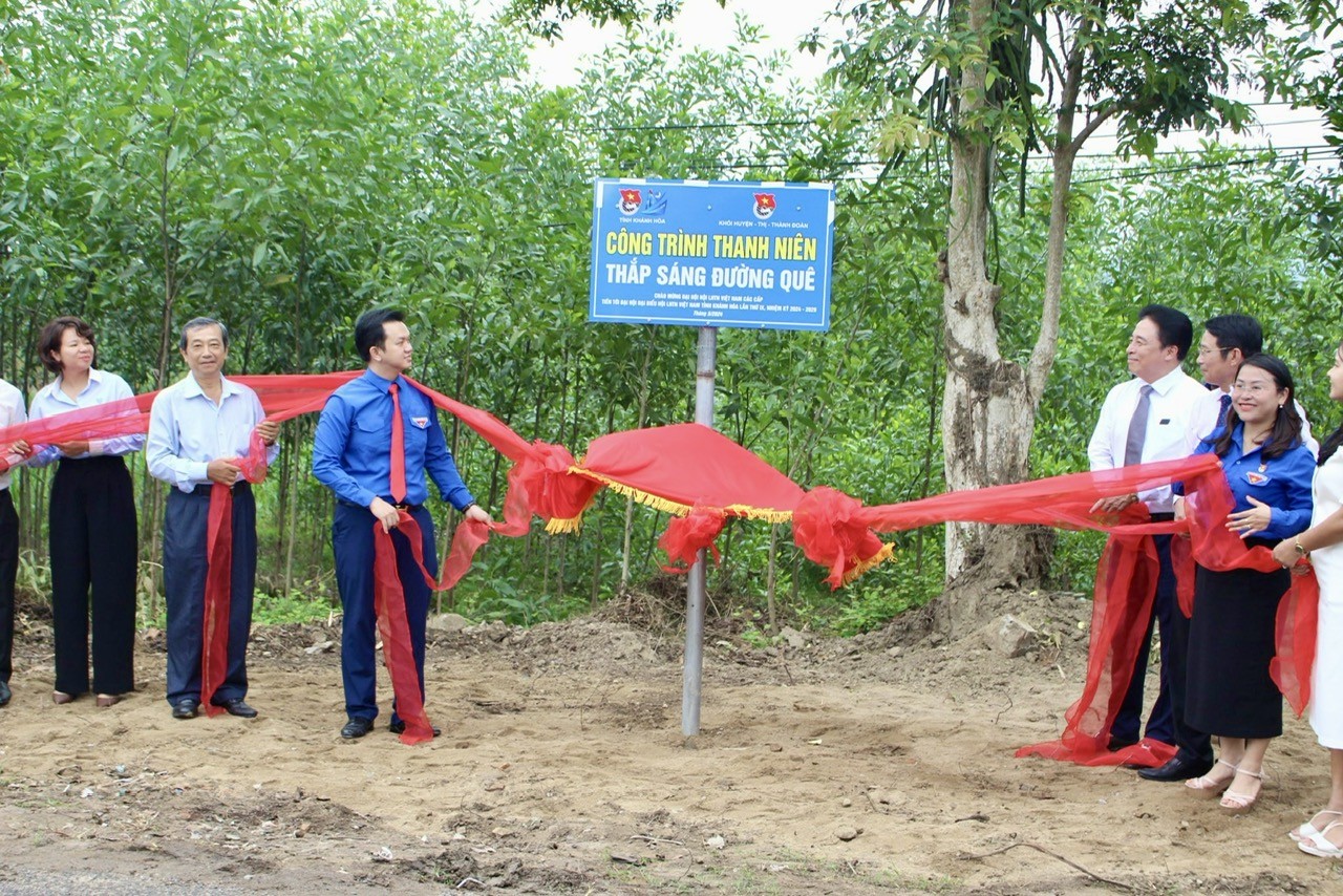 Tuổi trẻ Khánh Hòa xung kích đến vùng sâu, hải đảo ảnh 9