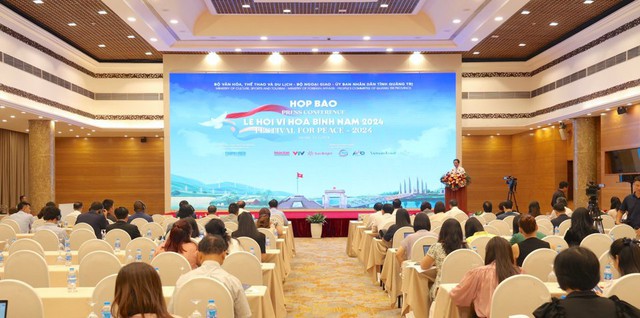 Nhiều thông điệp ý nghĩa từ Lễ hội vì Hòa bình lần đầu tiên được tổ chức tại Quảng Trị - Ảnh 2. Nhiều thông điệp ý nghĩa từ Lễ hội vì Hòa bình lần đầu tiên được tổ chức tại Quảng Trị - Ảnh 2.