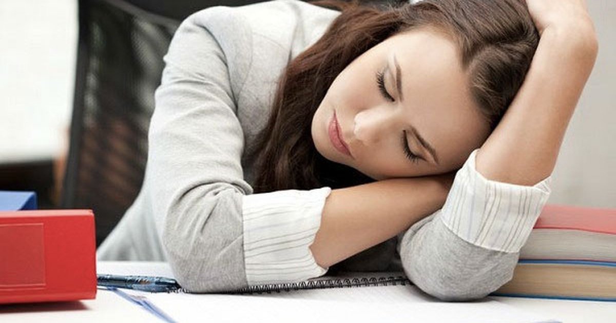 8 dấu hiệu cảnh báo cơ thể thiếu sắt cần bổ sung ngay- Ảnh 1. Mệt mỏi mãn tính: Đừng lơ là | Vinmec