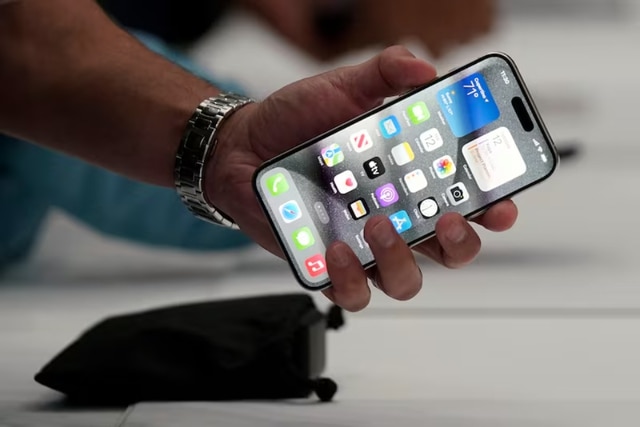 iPhone 15 Pro Max leo đỉnh về doanh số bán hàng trong quý 1/2024