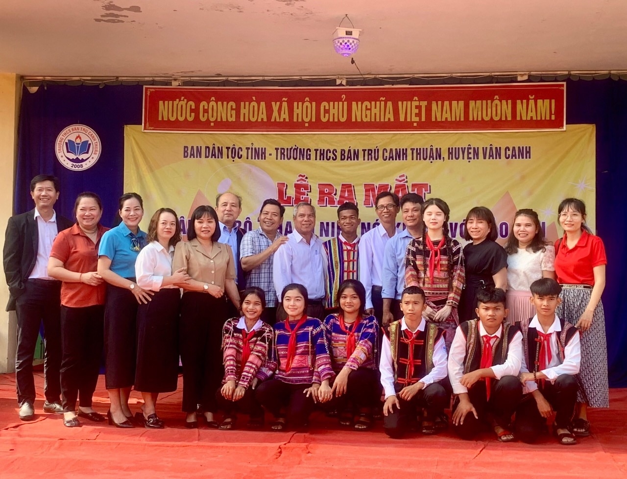 Lễ ra mắt CLB “Thanh niên nói không với tảo hôn và hôn nhân cận huyết thống” tại Trường THCS Bán trú Canh Thuận.
