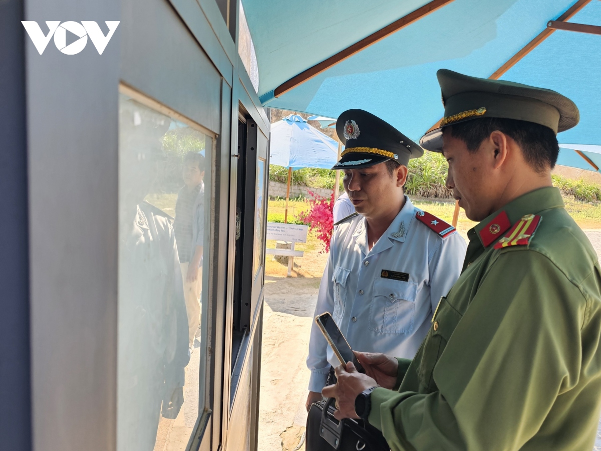 bình Định đông du khách trong dịp lễ 30 4 và 1 5 hình ảnh 1 binh Dinh dong du khach trong dip le 30 4 va 1 5 hinh anh 1