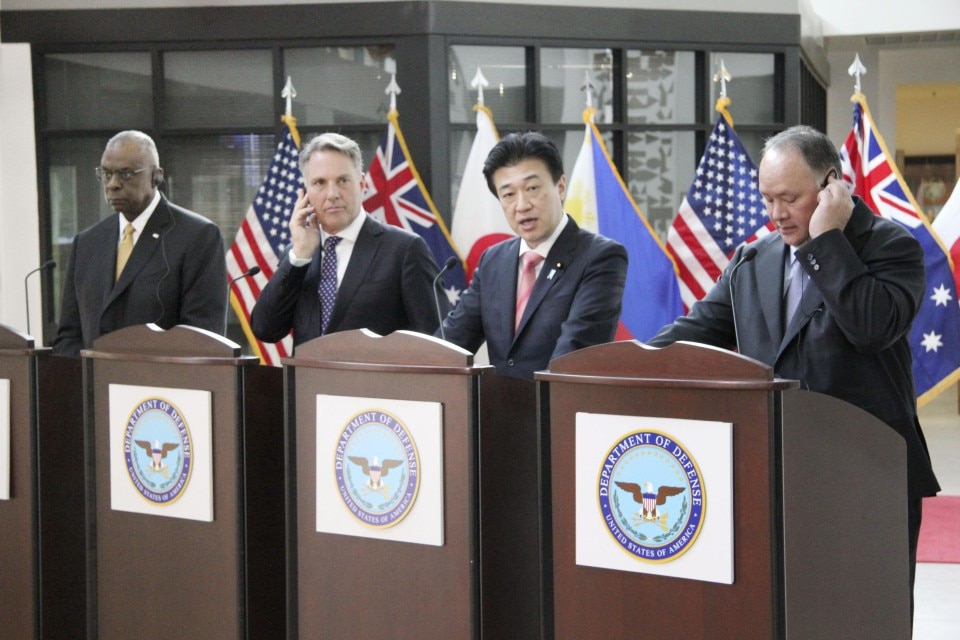 Các bộ trưởng quốc phòng của 4 nước Vành đai Thái Bình Dương nhóm họp, ra cam kết với khu vực
