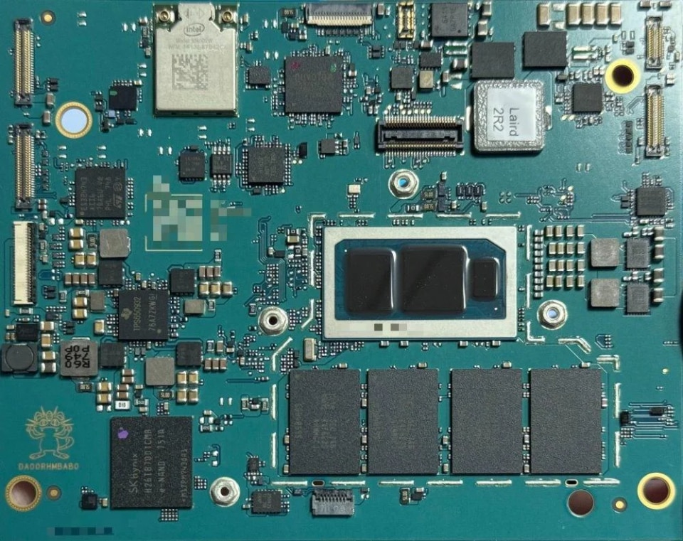 Bo mạch thử nghiệm được gắn CPU Core m3-8114Y mà Intel đã hủy bỏ
