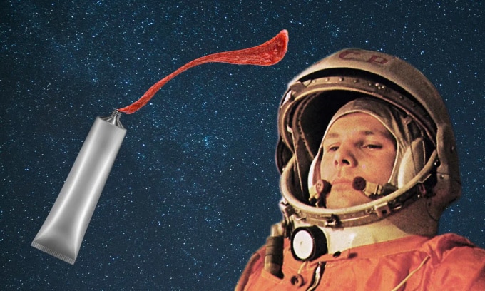 Yuri Gagarin là người đầu tiên ăn uống ngoài không gian. Ảnh: IFL Science