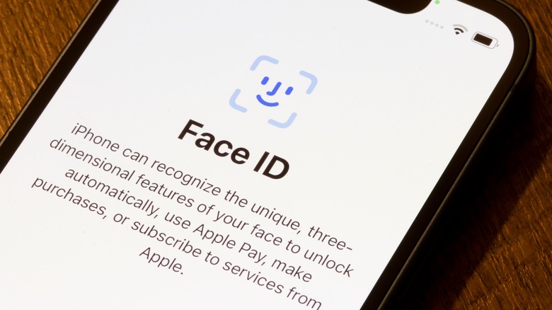 Cách xử lý khi âm lượng iPhone giảm bất thường- Ảnh 2. Tính năng nhận biết sự chú ý đôi khi cũng gây ra sự cố âm lượng