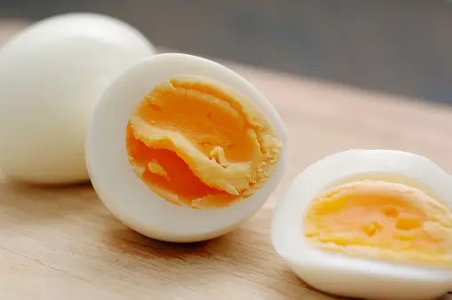 Một chất dinh dưỡng quan trọng có trong trứng và cá béo có khả năng tăng cường khả năng miễn dịch chống lại ung thư