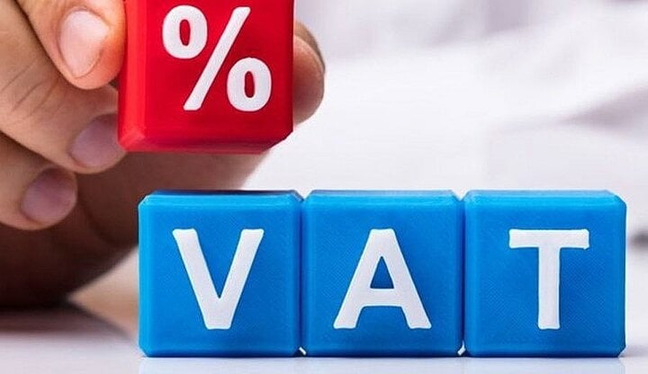 Chính phủ đề xuất tiếp tục giảm 2% thuế giá trị gia tăng 6 tháng cuối năm. (Ảnh minh họa)