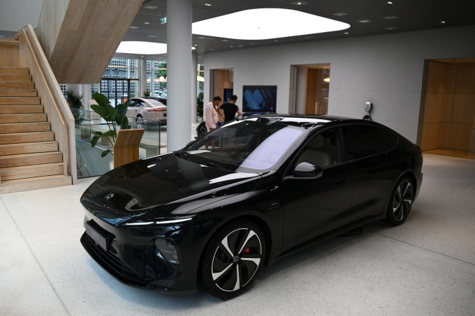 Một chiếc Nio ET7 trưng bày tại Berlin (Đức) tháng 7/2023. Ảnh: Reuters