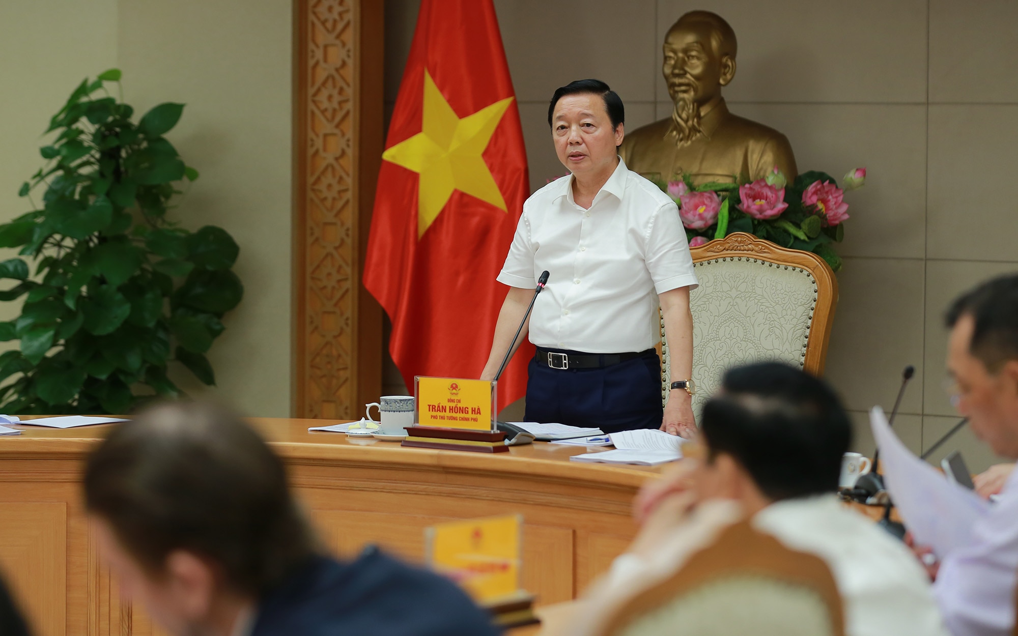 Phó thủ tướng Trần Hồng Hà yêu cầu mua bán điện trực tiếp sử dụng lưới điện quốc gia phải được tính đúng, tính đủ chi phí