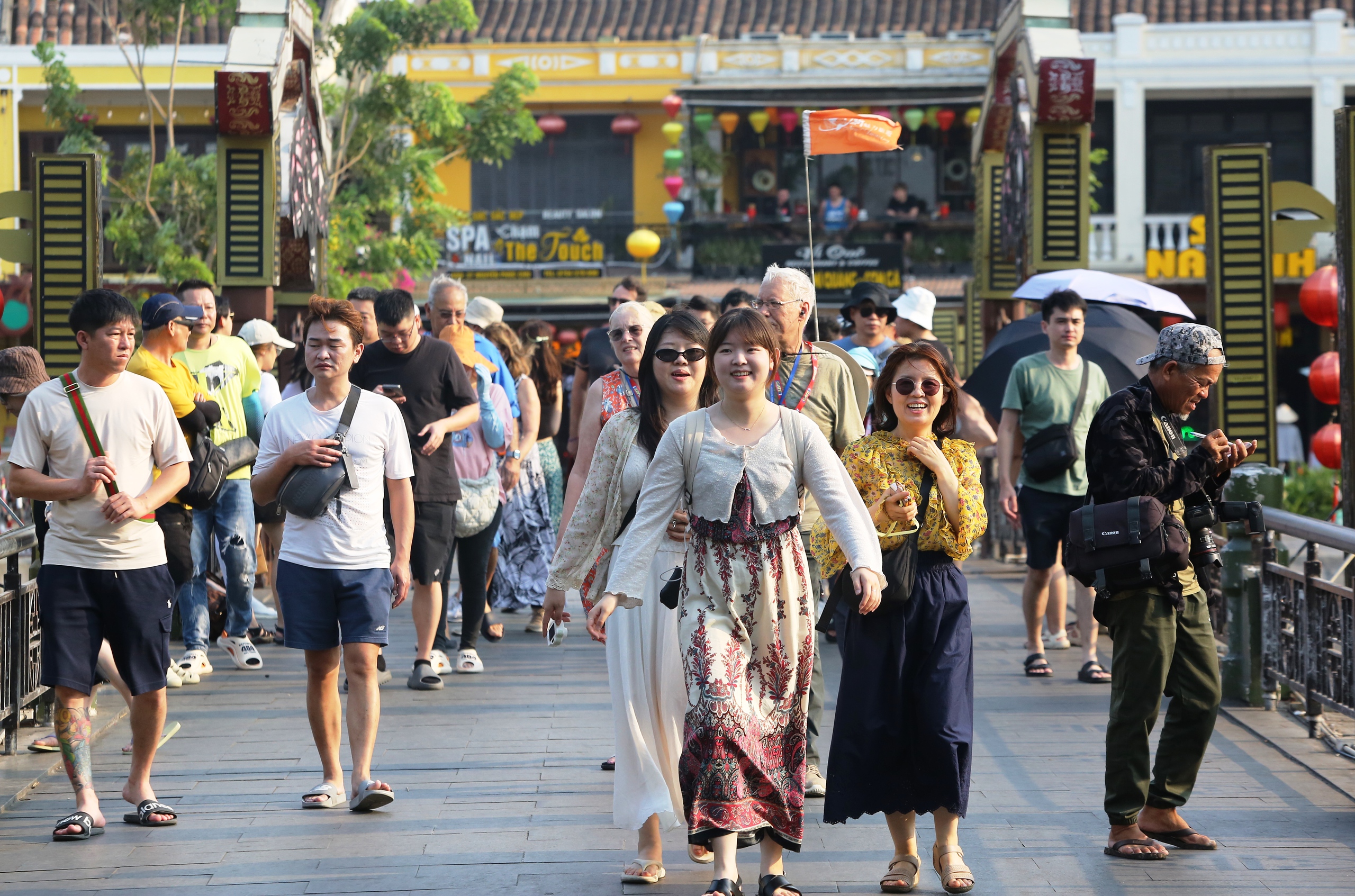 Đà Lạt, Bình Thuận, Khánh Hòa 'thắng lớn', Quảng Nam khách nội giảm mạnh do vé máy bay tăng cao- Ảnh 1.