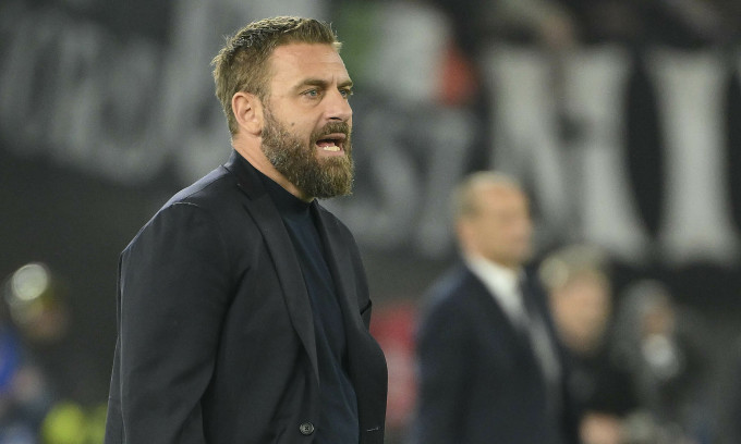 HLV De Rossi trong trận Roma hòa Juventus 1-1 ở vòng 35 Serie A trên sân Olimpico, Rome ngày 5/5. Ảnh: asroma.it