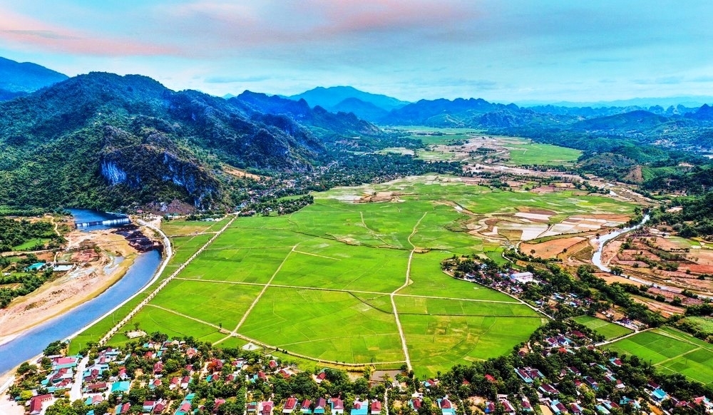 Một góc trung tâm xã Môn Sơn hôm nay... Một góc trung tâm xã Môn Sơn hôm nay...