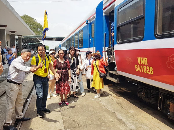 Du khách đến Đà Nẵng dịp nghỉ lễ 30/4 – 1/5 năm nay tăng hơn 60% so với cùng kỳ năm 2023. Du khách đến Đà Nẵng dịp nghỉ lễ 30/4 – 1/5 năm nay tăng hơn 60% so với cùng kỳ năm 2023.