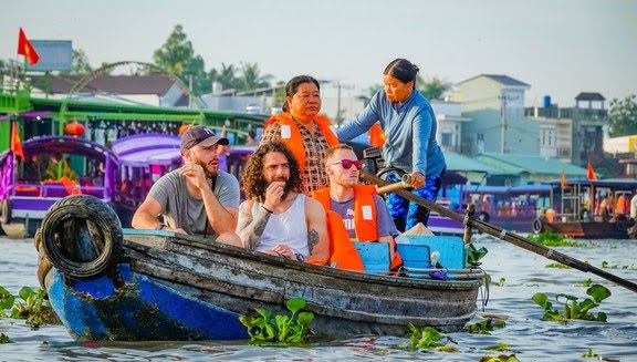 Du lịch Việt Nam tụt hạng, đứng thứ 5 ở Đông Nam Á- Ảnh 1. Điểm đến Việt Nam kém sức cạnh tranh so với các quốc gia trong khu vực