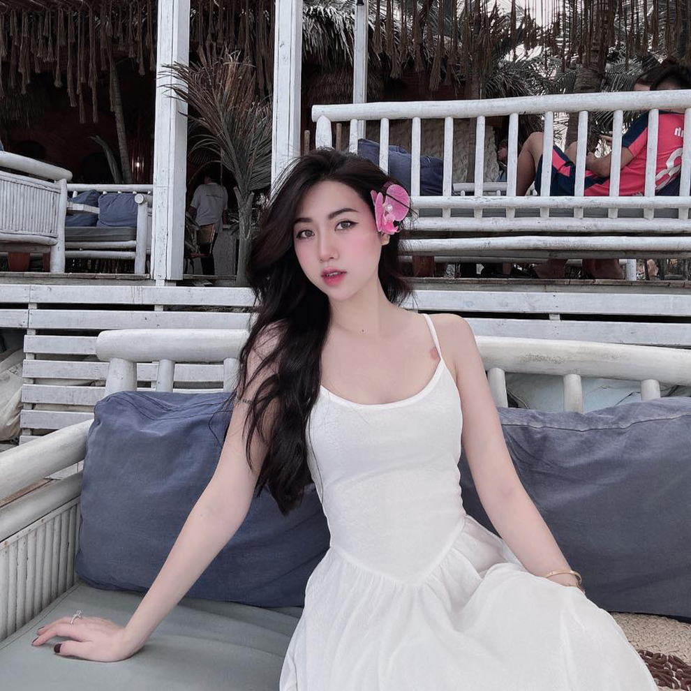 Em gái cầu thủ Văn Toàn: Xinh đẹp, gợi cảm và có cuộc sống sang chảnh - 1 Em gái cầu thủ Văn Toàn: Xinh đẹp, gợi cảm và có cuộc sống sang chảnh - 1