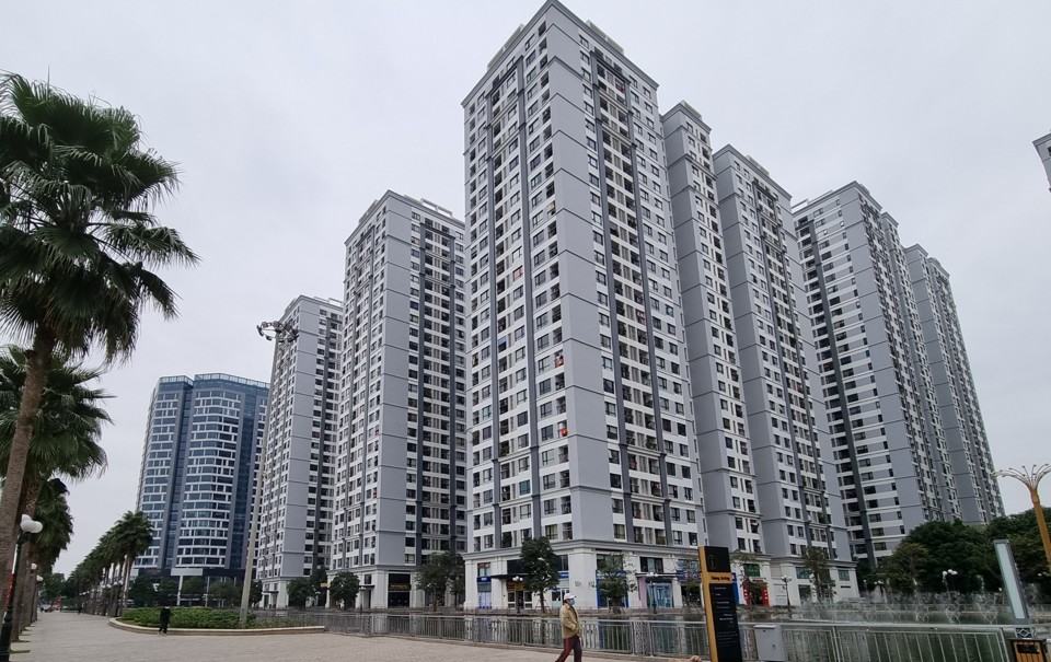 Bất động sản - Giá chung cư chưa giảm, nhà đầu tư quay sang đất nền, nhà thấp tầng