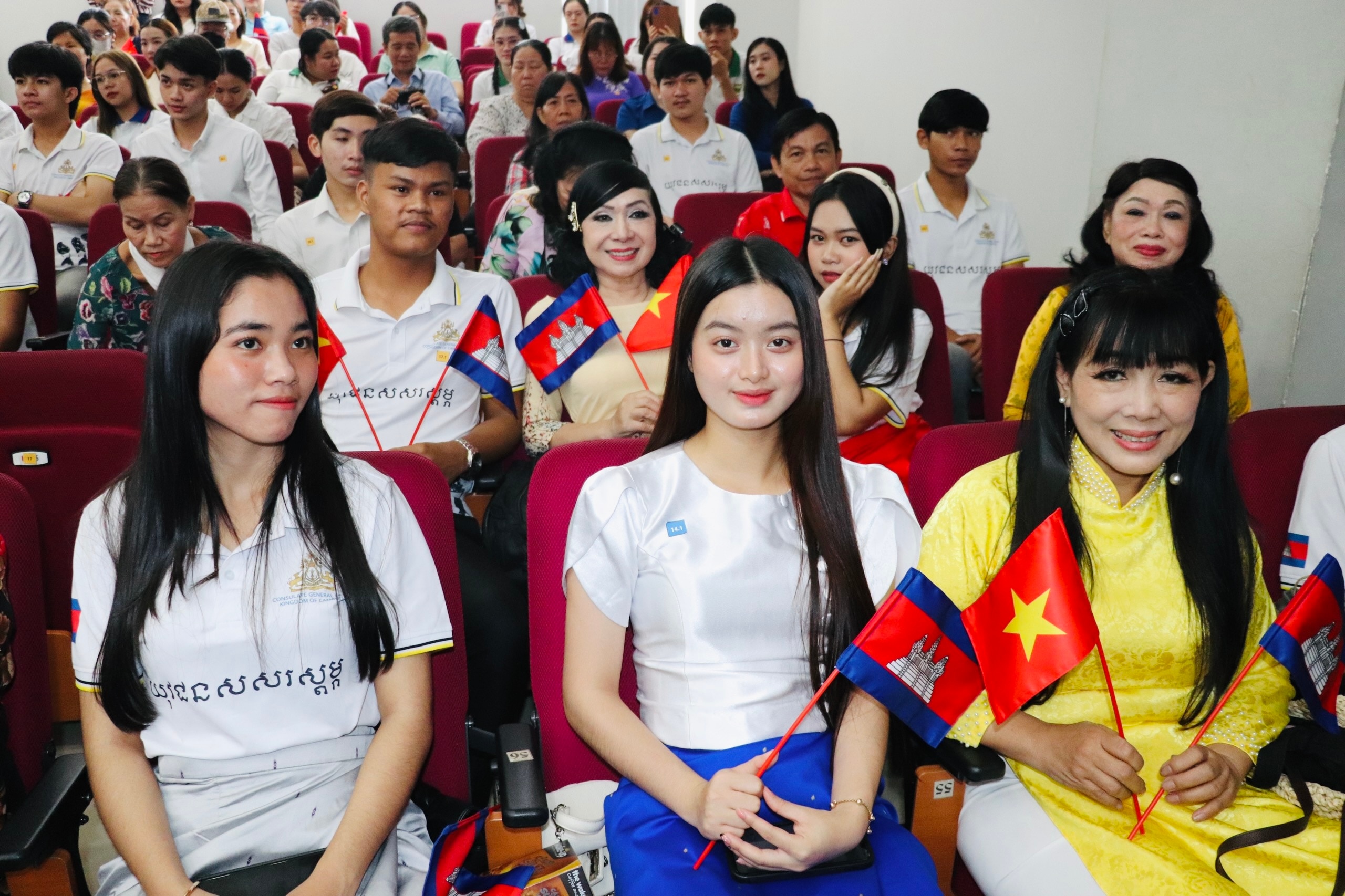 Các em sinh viên Campuchia, Làp tham gia chương trình năm 2024