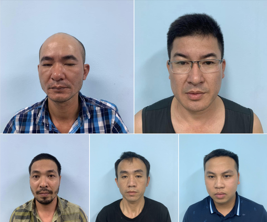 Hà Nội: Triệt phá ổ đánh bạc tại chợ hoa Quảng An - 1 Hà Nội: Triệt phá ổ đánh bạc tại chợ hoa Quảng An - 1