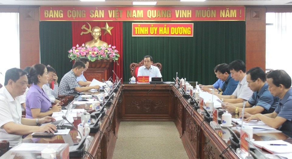 Ông Trần Đức Thắng, Ủy viên Trung ương Đảng, Bí thư Tỉnh ủy, Trưởng ban chỉ đạo phòng chống tham nhũng, tiêu cực tỉnh Hải Dương chủ trì hội nghị.