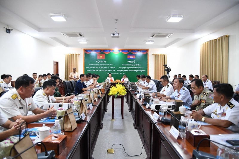Hải quân Việt Nam-Campuchia sẽ phối hợp tuyên truyền, vận động ngư dân chấp hành nghiêm quy định khai thác hải sản