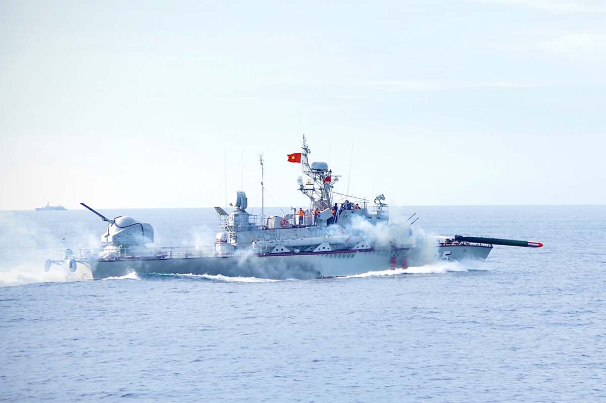 hải quân nhân dân việt nam và 69 năm hành trình giữ biển hình ảnh 1 hai quan nhan dan viet nam va 69 nam hanh trinh giu bien hinh anh 1