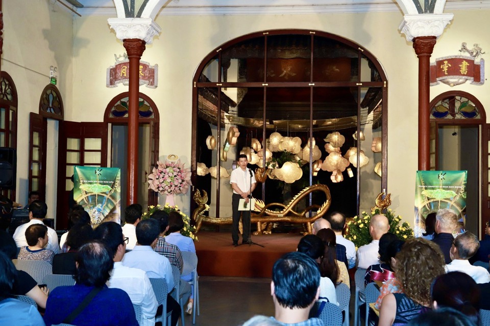 Quang cảnh lễ khai mạc dự án nghệ thuật công cộng trên cầu đi bộ Trần Nhật Duật kết nối dự án nghệ thuật công cộng Phúc Tân.