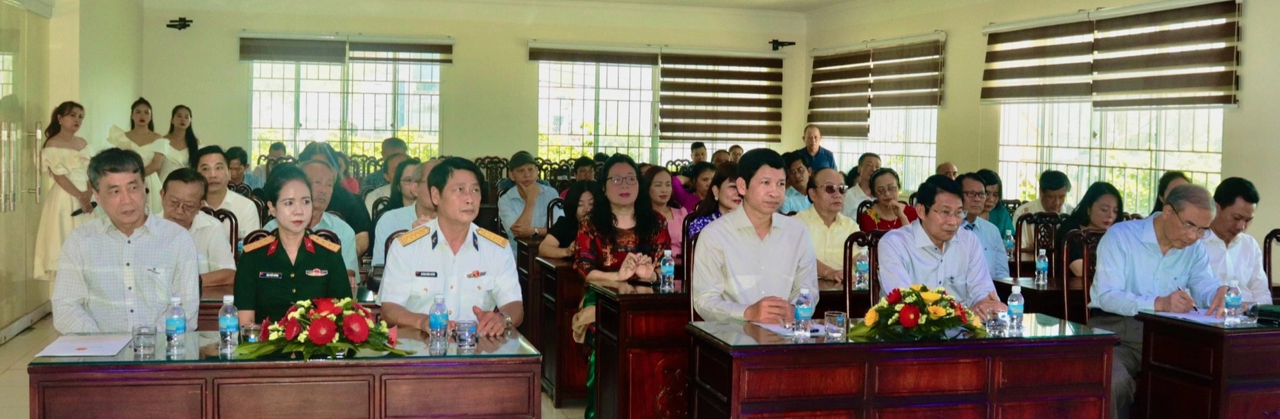 Trại sáng tác cho các tác giả nghiên cứu lý luận, phê bình văn học được khai mạc tại Nha Trang - Ảnh: MINH CHIẾN