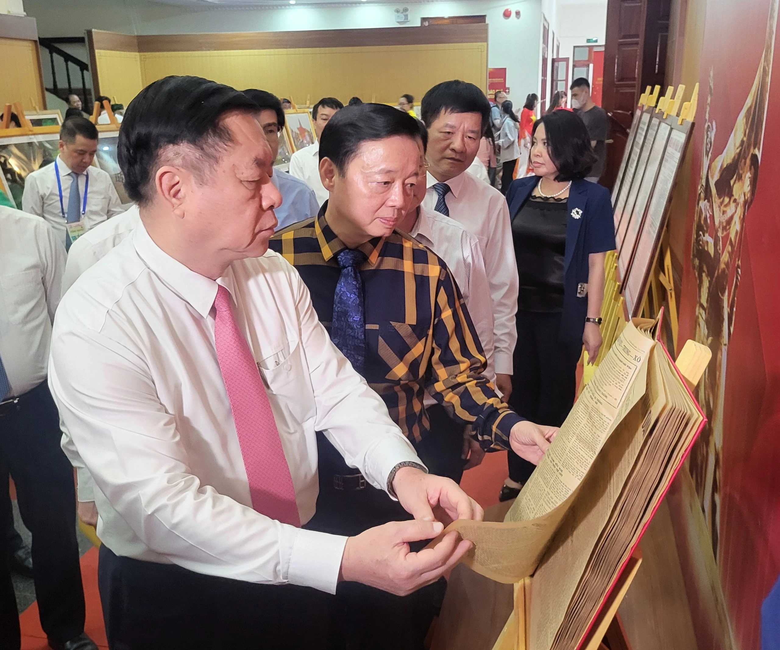 Khai trương Trung tâm báo chí Lễ kỷ niệm 70 năm chiến thắng Điện Biên Phủ- Ảnh 1. Khai trương Trung tâm báo chí Lễ kỷ niệm 70 năm chiến thắng Điện Biên Phủ- Ảnh 1.