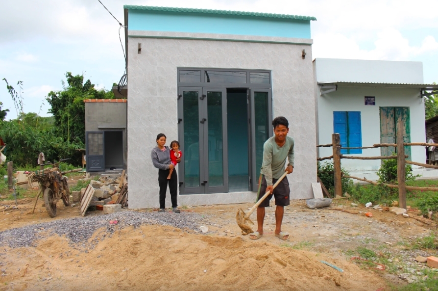 Tỉnh Khánh Hòa đang đẩy nhanh tiến độ xây dựng nhà ở cho đồng bào DTTS Tỉnh Khánh Hòa đang đẩy nhanh tiến độ xây dựng nhà ở cho đồng bào DTTS