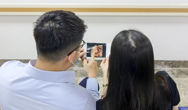 Nhiều cặp vợ chồng hiếm muộn có con nhờ can thiệp kỹ thuật y học hiện đại - Ảnh: BVCC Nhiều cặp vợ chồng hiếm muộn có con nhờ can thiệp kỹ thuật y học hiện đại - Ảnh: BVCC