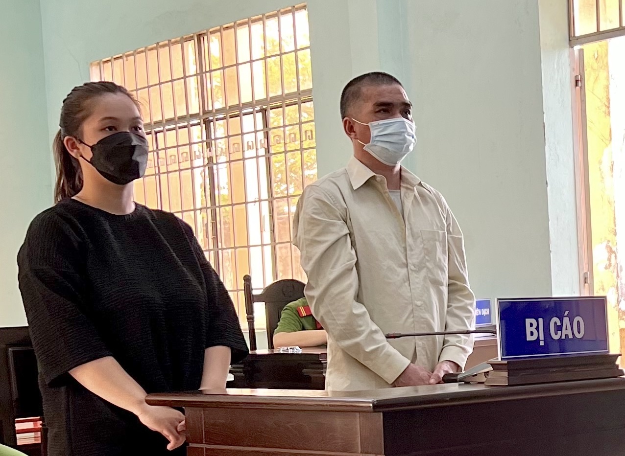 Không xử lý mẹ và người tình lôi kéo bé trai 3 tuổi hút ma túy- Ảnh 1. Không xử lý mẹ và người tình lôi kéo bé trai 3 tuổi hút ma túy- Ảnh 1.