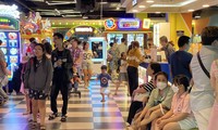 Chen chân vào nhà hàng, rạp phim, khu vui chơi dịp nghỉ lễ ở TPHCM