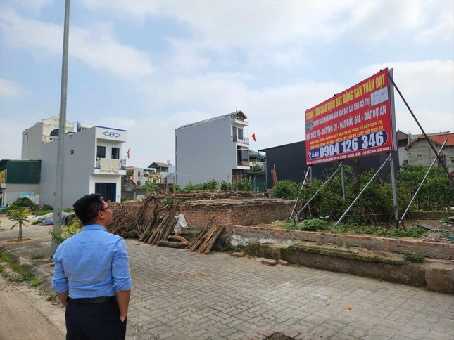 Lãi suất tăng, tiền vẫn chưa trở lại ngân hàng - Ảnh 1. Lãi suất tăng, tiền vẫn chưa trở lại ngân hàng - Ảnh 1.