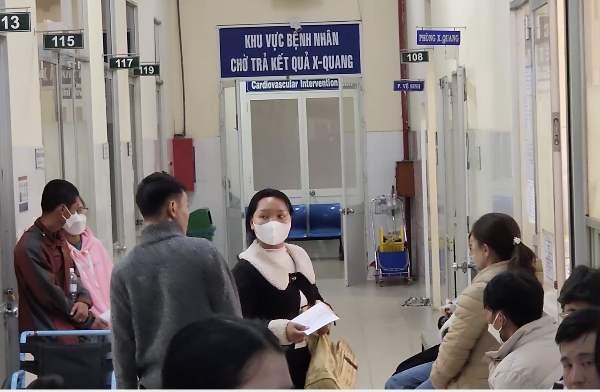 Lâm Đồng thiếu thuốc, bệnh nhân phải tự lo- Ảnh 1. Bệnh nhân tại Lâm Đồng gặp khó khăn khi nhiều vật tư y tế đã hết - Ảnh: M.V