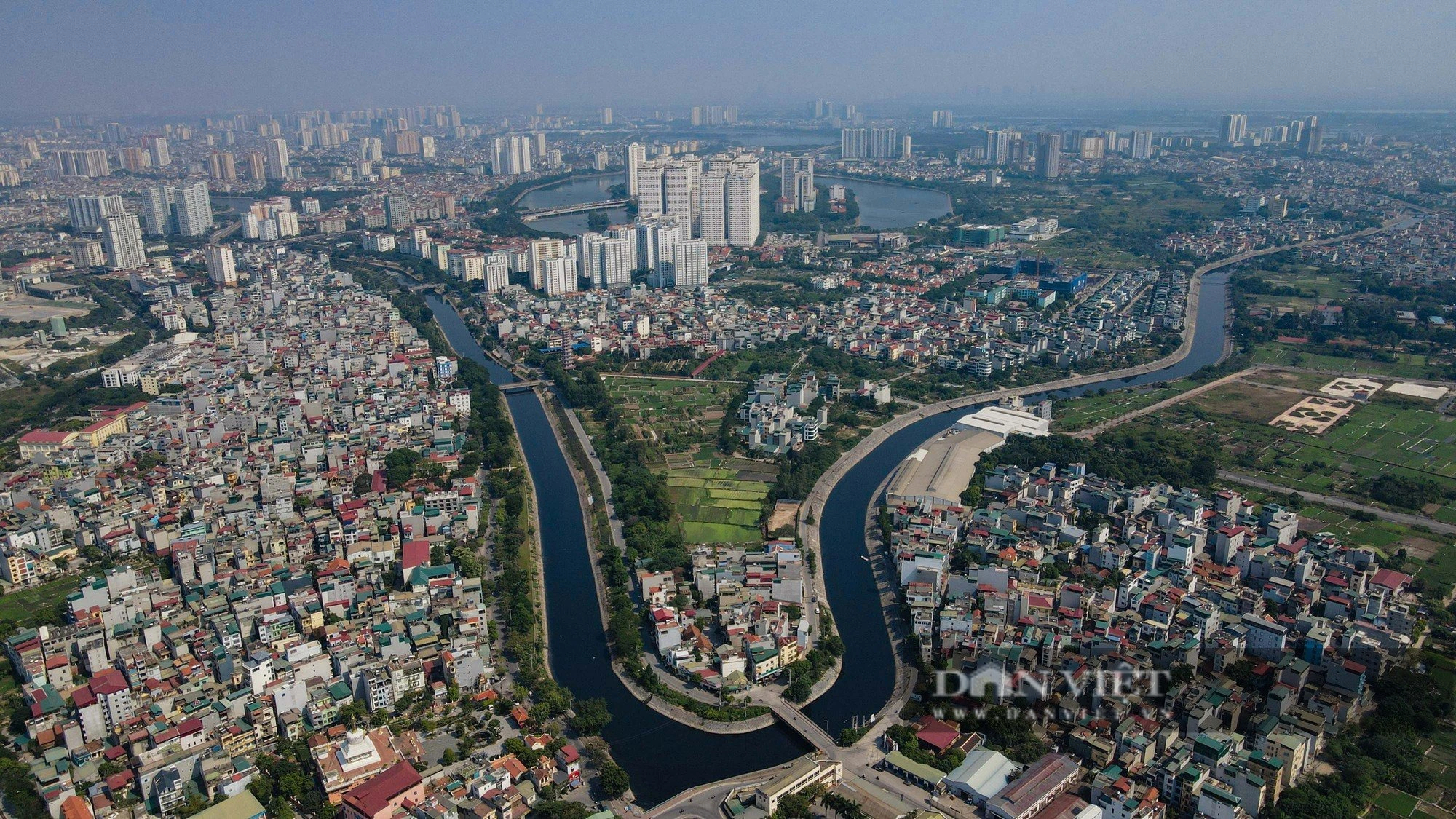 Ảnh ấn tượng tuần: Lãnh đạo Đảng, Nhà nước vào lăng viếng Bác và dàn xe hoa mừng ngày Phật đản- Ảnh 5. Ảnh ấn tượng tuần: Lãnh đạo Đảng, Nhà nước vào lăng viếng Bác và dàn xe hoa mừng ngày Phật đản- Ảnh 5.