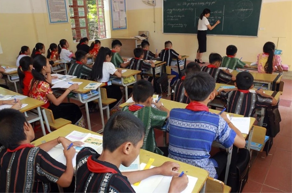 Nhờ sự quan tâm, hỗ trợ của chương trình "Mẹ đỡ đầu" đã tiếp thêm động lực, niềm tin để những đứa trẻ kém may mắn ở huyện Tương Dương tiếp tục theo đuổi ước mơ Nhờ sự quan tâm, hỗ trợ của chương trình "Mẹ đỡ đầu" đã tiếp thêm động lực, niềm tin để những đứa trẻ kém may mắn ở huyện Tương Dương tiếp tục theo đuổi ước mơ