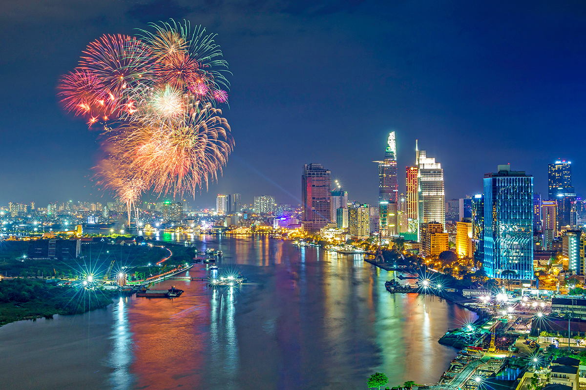Lễ hội Sông nước TP. Hồ Chí Minh năm 2024 có chủ đề "Chuyến tàu huyền thoại" - Ảnh 1. Lễ hội Sông nước TP. Hồ Chí Minh năm 2024 có chủ đề "Chuyến tàu huyền thoại" - Ảnh 1.