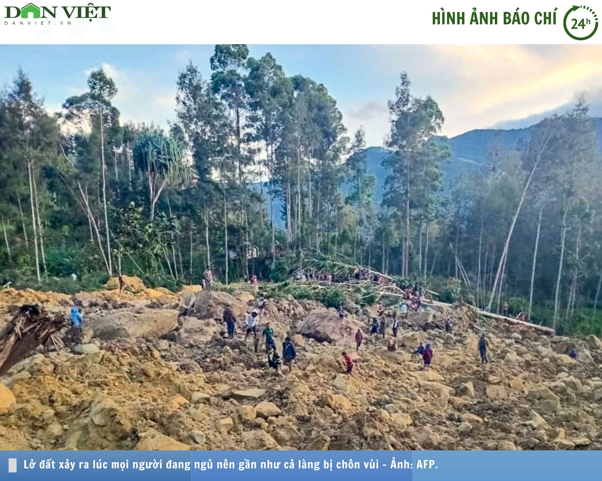 Hình ảnh báo chí 24h: Lở đất vùi lấp cả làng, 100 người nghi bị thiệt mạng- Ảnh 1. Hình ảnh báo chí 24h: Lở đất vùi lấp cả làng, 100 người nghi bị thiệt mạng- Ảnh 1.