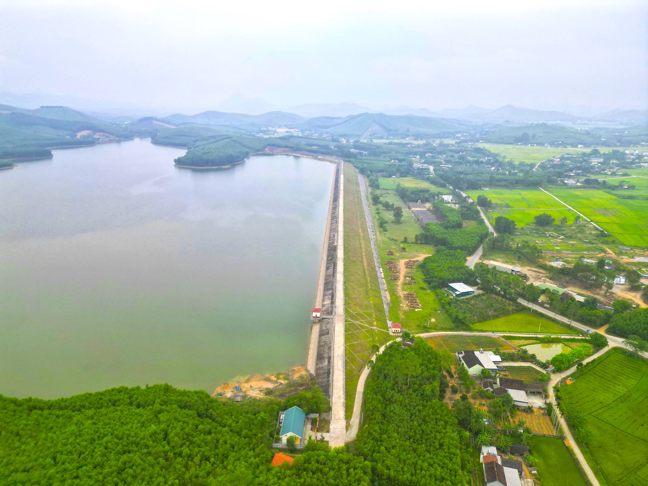 Mãn nhãn cảnh đẹp được ví như “vịnh Hạ Long thu nhỏ” ở miền quê lúa Yên Thành, Nghệ An- Ảnh 6. Mãn nhãn cảnh đẹp được ví như “vịnh Hạ Long thu nhỏ” ở miền quê lúa Yên Thành, Nghệ An- Ảnh 6.