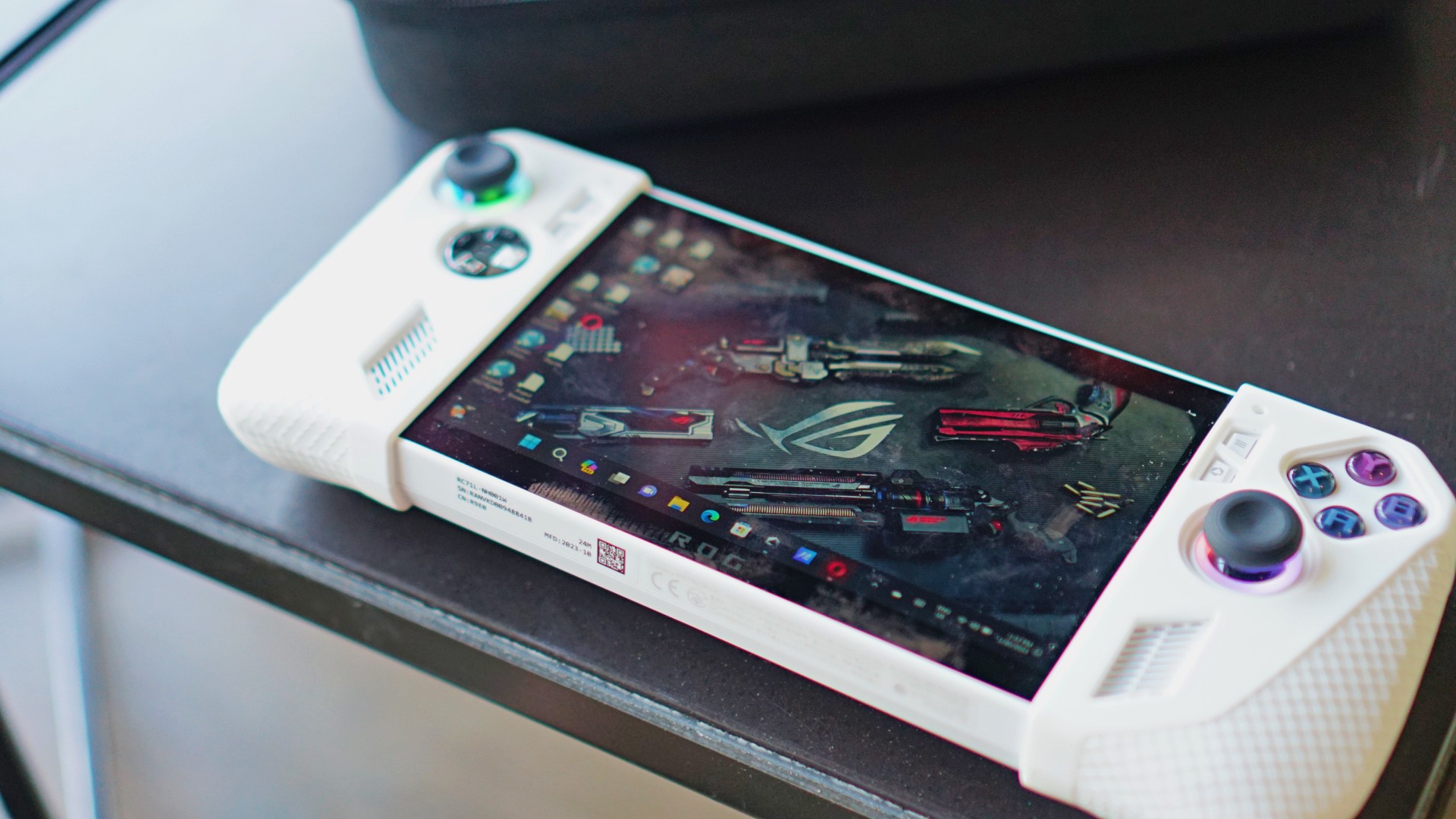 Máy chơi game cầm tay ROG Ally X bị rò rỉ cấu hình- Ảnh 1. Máy chơi game cầm tay ROG Ally X bị rò rỉ cấu hình- Ảnh 1.