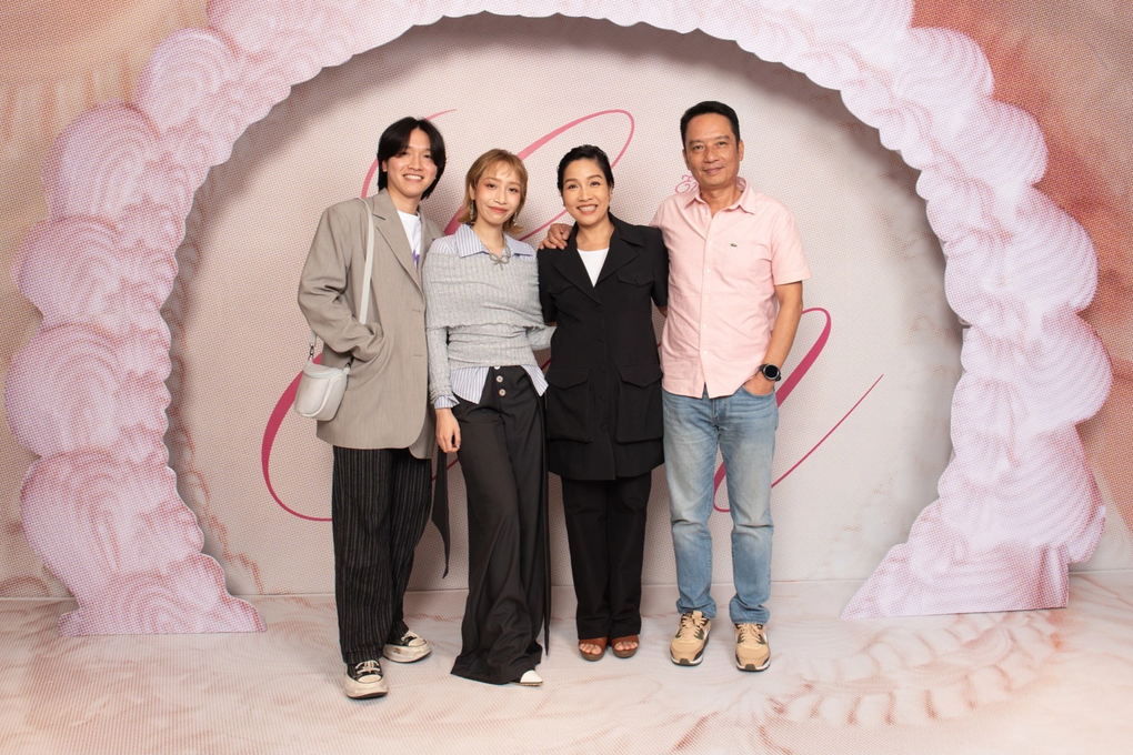 Mỹ Anh: Ở tuổi 22, tôi chấp nhận sự giúp đỡ từ gia đình - 2 Mỹ Anh: Ở tuổi 22, tôi chấp nhận sự giúp đỡ từ gia đình - 2